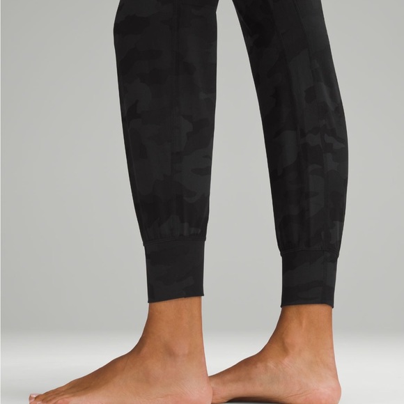 Lululemon Align Jogger *Full Length - Picture 4 of 5
